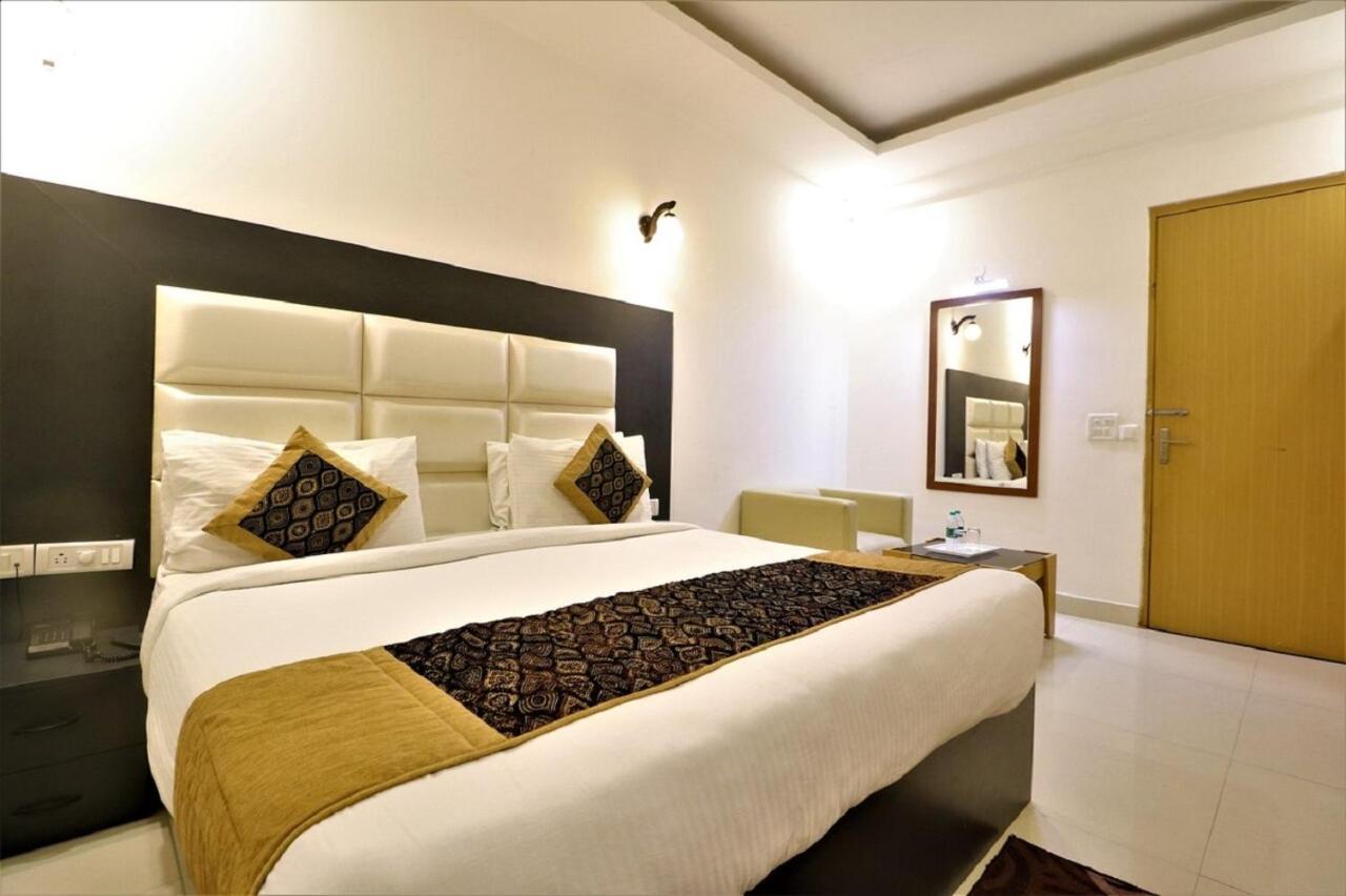 Aerocity Hotel Jindal Palace Delhi- A Well Hygiene Property"All Staff Vaccinated " Nuova Delhi Esterno foto