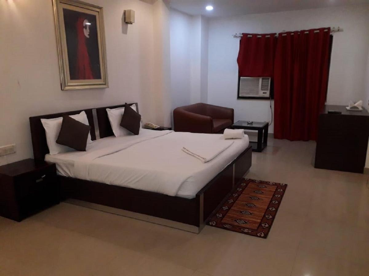 Aerocity Hotel Jindal Palace Delhi- A Well Hygiene Property"All Staff Vaccinated " Nuova Delhi Esterno foto